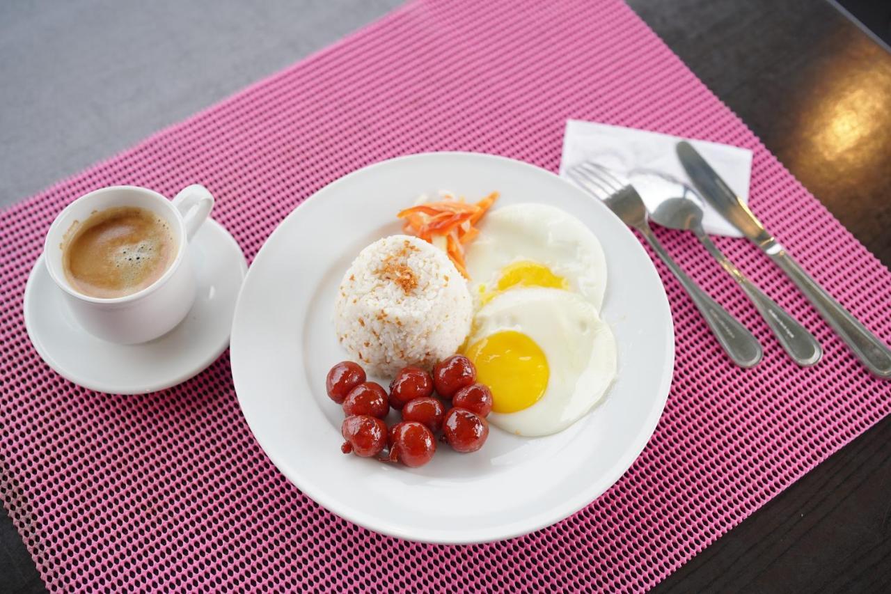Arzo Hotel Premier Makati City ภายนอก รูปภาพ